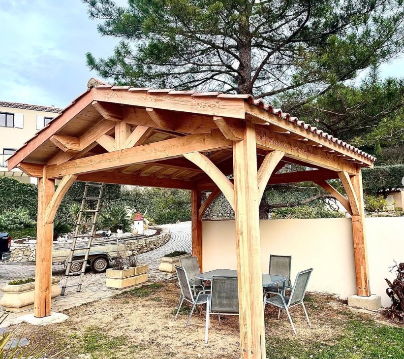 Abris extérieur en bois