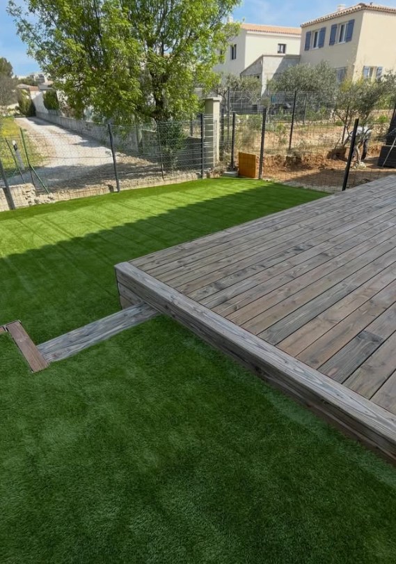 Jardin et terrasse réalisés par JS Wood